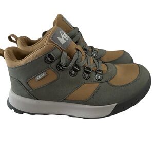 REI Women’s Trail-made Waterproof Durable Hiking Boots, Size 7 Wide! Brand New!